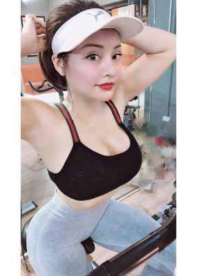 lam gi de co dang boc lua nhu 2 hot girl nong cung world cup: tram anh, tra my hinh anh 7