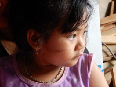 BÃ© gÃ¡i 6 tuá»i máº¯c bá»nh ung thÆ° mÃ¡u há»¥t háº«ng khi ngÆ°á»i cha Äá»t ngá»t qua Äá»i - 4