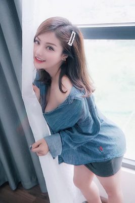 nu thu ky sexy tren vtv1 khien chang &quot;so khanh&quot; doi tang luong la ai? hinh anh 5