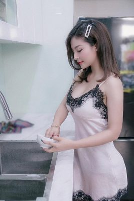 nu thu ky sexy tren vtv1 khien chang &quot;so khanh&quot; doi tang luong la ai? hinh anh 4