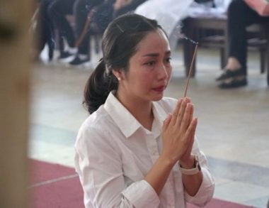 mai phuong bi soc va hoang loan khi biet nghe si le binh qua doi hinh anh 4