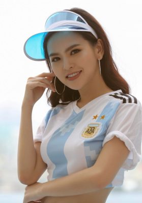 phi huyen trang bi nghi lo "clip nong" la fan cua dt argentina hinh anh 6