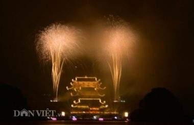 vesak 2019: huyen ao man phao hoa tai chua tam chuc hinh anh 3