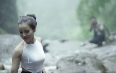 quan quan sao mai sen hoang my lam khoe lung tran nuot na hinh anh 2
