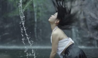 quan quan sao mai sen hoang my lam khoe lung tran nuot na hinh anh 3