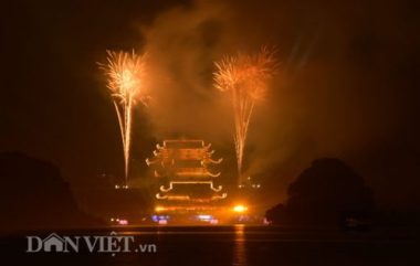 vesak 2019: huyen ao man phao hoa tai chua tam chuc hinh anh 4