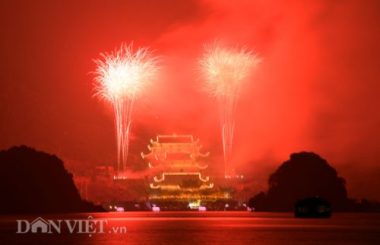 vesak 2019: huyen ao man phao hoa tai chua tam chuc hinh anh 7