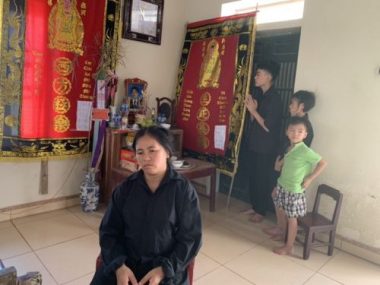 Bá» cháº¿t tháº£m, máº¹ tÃ¢m tháº§n, ba Äá»©a tráº» sá»ng lay láº¯t khÃ´ng nÆ¡i nÆ°Æ¡ng tá»±a - 4