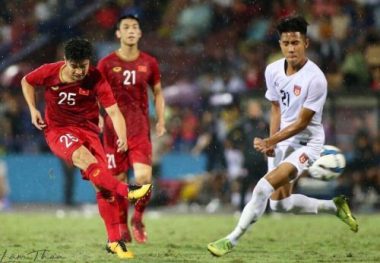 martin lo trai long trong lan dau khoac ao u23 viet nam hinh anh 1