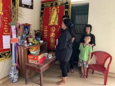 Bá» cháº¿t tháº£m, máº¹ tÃ¢m tháº§n, ba Äá»©a tráº» sá»ng lay láº¯t khÃ´ng nÆ¡i nÆ°Æ¡ng tá»±a - 5