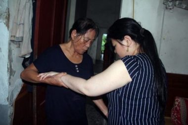NgÆ°á»i ÄÃ n bÃ  báº¥t háº¡nh máº¥t 2 con, chÄm chá»ng ung thÆ° vÃ  Äá»©a con sá»ng thá»±c váº­t - 4