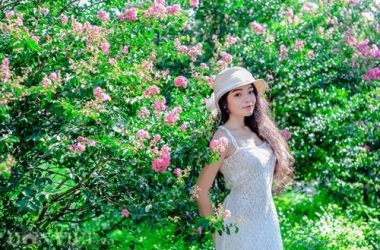 anh: thieu nu e ap ben sac hong hoa tuong vi hinh anh 7