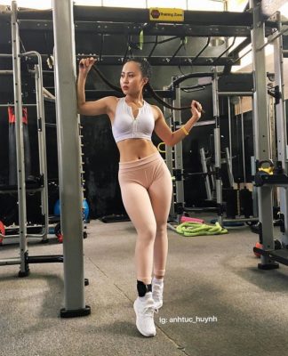 dien do nude den phong tap, ra duong: hot gymer viet goi cam hay kem tinh te? hinh anh 12