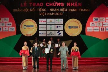 van phu - invest duoc vinh danh “top 50 nhan hieu noi tieng viet nam” hinh anh 2