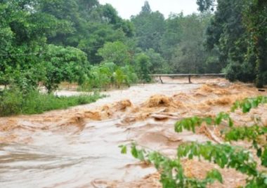 Bình Phước: Khẩn trương di dời người dân khỏi vùng nguy cơ vỡ đập thuỷ điện Đắk Kar - Ảnh 2