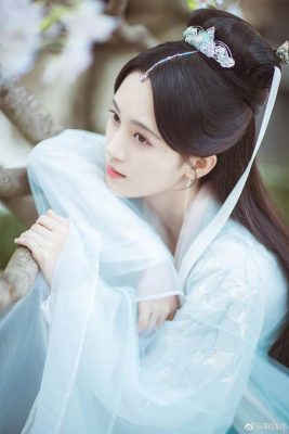 2 co gai tre duoc tung ho &quot;dep ngan nam co mot&quot; o nhat va trung quoc hinh anh 13