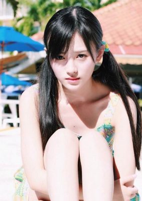 2 co gai tre duoc tung ho &quot;dep ngan nam co mot&quot; o nhat va trung quoc hinh anh 18