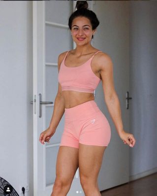 2 co canh sat co voc dang sexy tung cm nho song chet het minh voi gym hinh anh 16