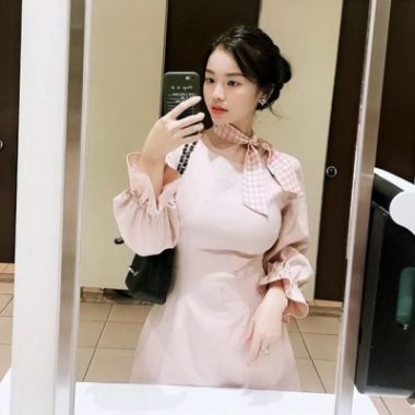 phong cach goi cam cua 3 hot girl viẹt len bao nuoc ngoai vi vong 1 an tuong hinh anh 7
