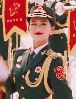 qua khu kho ngo cua nu quan nhan &quot;gay sot&quot; mang: tung la nguoi mau noi y hinh anh 9