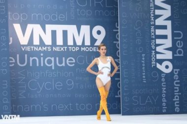 thi sinh vietnam's next top model dien ao tam ho bao khi tuyen truc tiep hinh anh 15