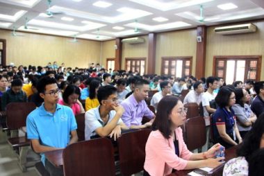 Trường đại học “bắc cầu” đưa sinh viên vào doanh nghiệp