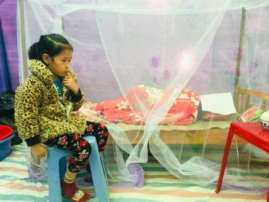 Khóc lạc giọng đám tang cô giáo bị tai nạn không có nổi chiếc áo quan - 3
