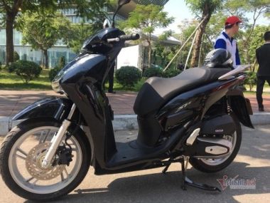 Giá trên 70 triệu, chọn Honda SH 2020 hay Piaggio Medley?