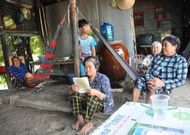 Người mẹ nghèo bán nhà Đại đoàn kết sống lay lắt gầm cầu thang bệnh viện để cứu con trai - 4