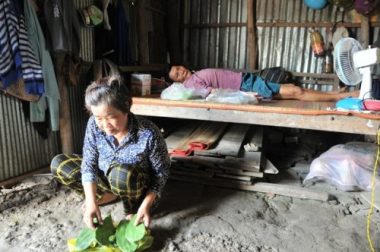 Người mẹ nghèo bán nhà Đại đoàn kết sống lay lắt gầm cầu thang bệnh viện để cứu con trai - 8