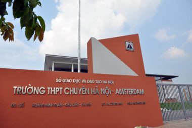 Hà Nội tuyển bổ sung vào trường chuyên, loại học sinh trung bình