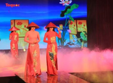 Giới thiệu văn hóa Việt cho du khách quốc tế qua “Áo Dài Show” - Ảnh 17.