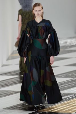 Mũ bóng đèn, áo blazer lửng và loạt xu hướng lên ngôi năm nay Ảnh 14