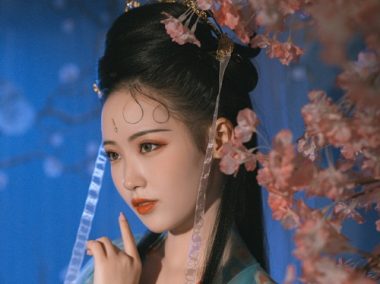 vi hoang hau bao nguoc tan ac nhung van menh lai uu ai ky la hinh anh 2