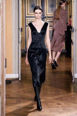 Mũ bóng đèn, áo blazer lửng và loạt xu hướng lên ngôi năm nay Ảnh 25