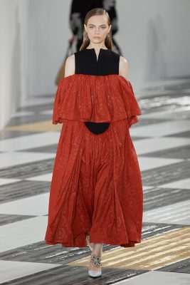 Mũ bóng đèn, áo blazer lửng và loạt xu hướng lên ngôi năm nay Ảnh 15