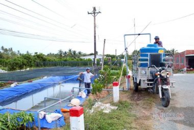 Hạn nứt đất, nước mặn như muối, khắp miền Tây 'ngồi trên đống lửa'