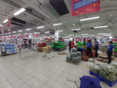 Các siêu thị Lotte, Co.opmart, Satra... giảm doanh thu 50% vì COVID-19 - Ảnh 1.