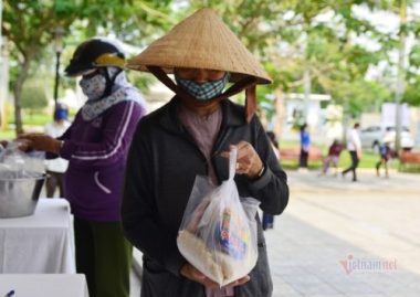 'Có gạo, có trứng tôi mừng lắm'