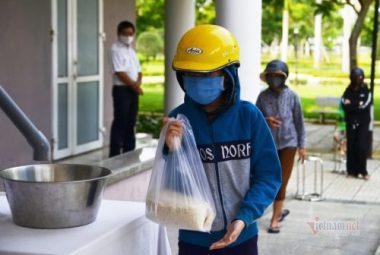 'Có gạo, có trứng tôi mừng lắm'