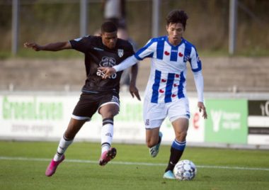 Báo Hà Lan &quot;cản phá&quot; cơ hội ở lại SC Heerenveen của Đoàn Văn Hậu - Ảnh 2.