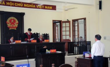 Phó phòng Đài Phát thanh truyền hình chém người lĩnh 9 tháng tù