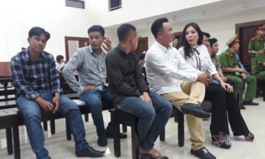 Bác sỹ Chiêm Quốc Thái bức xúc bỏ về tại phiên tòa xử vợ cũ