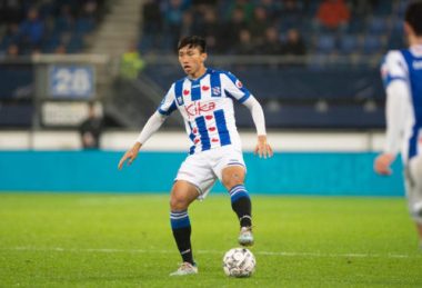 Đoàn Văn Hậu ở lại Heerenveen: Chờ tài đàm phán đội bóng bầu Hiển