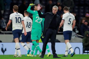 Tottenham đại chiến MU: Chiến dịch giải cứu Mourinho