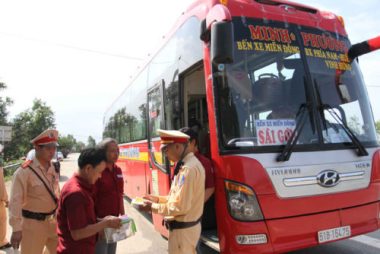 Liên tiếp xảy ra tai nạn giao thông xe khách nghiêm trọng: Lỗ hổng quản lý, sử dụng lái xe - Ảnh 3.