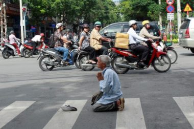 TP.HCM: Giám sát chặt người vô gia cư để hạn chế lây lan Covid - Ảnh 1.