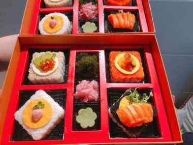 Độc đáo nhất mùa trung thu năm nay: Bánh trung thu sushi tiền triệu/hộp