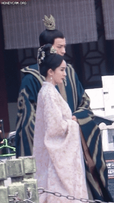 Tiếp tục lộ loạt ảnh của “Nữ hoàng cổ trang Trung Quốc” trong hậu trường phim mới - Ảnh 2.