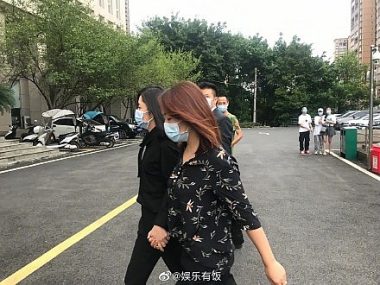Khán giả bất bình với mức án kẻ đã khiến cho mẹ Đàm Tùng Vận tử vong khi cô đang đóng &quot;Lấy danh nghĩa người - Ảnh 3.